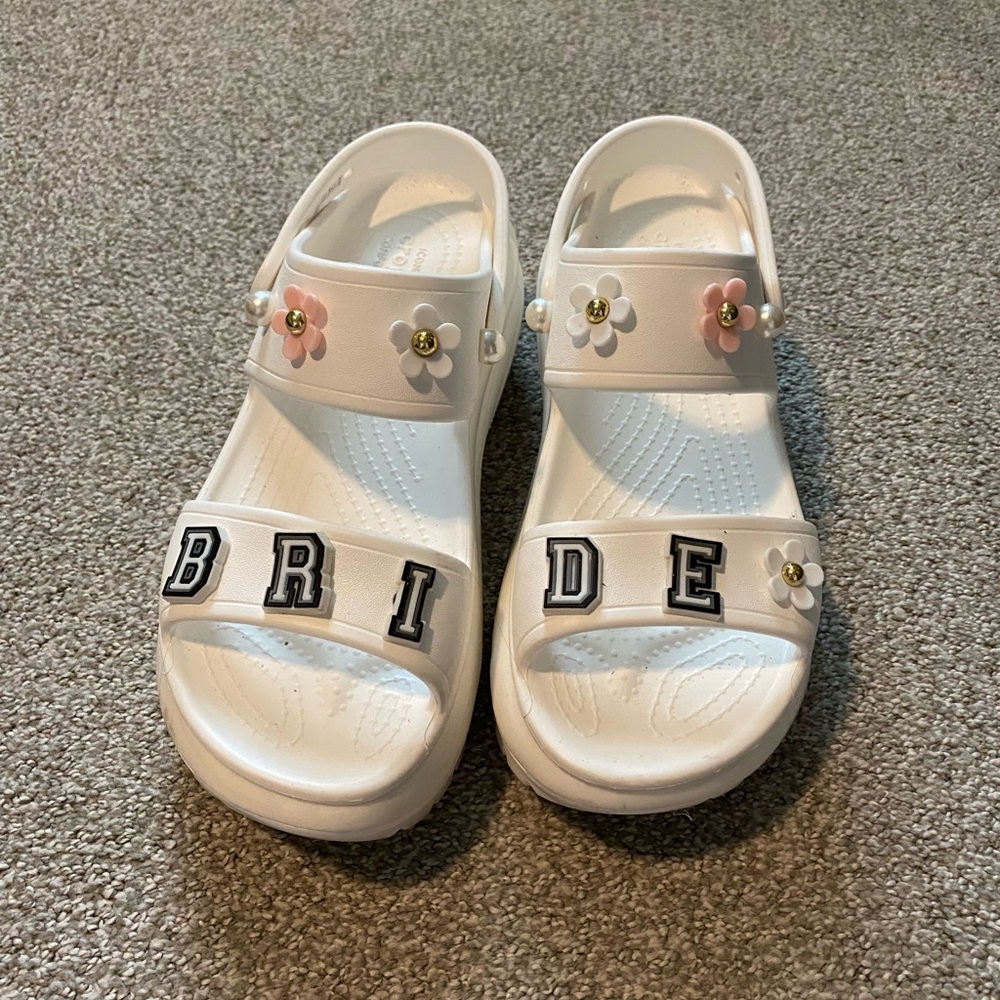 Crocs Mega Crush Sandal | White | Size 9 Womens